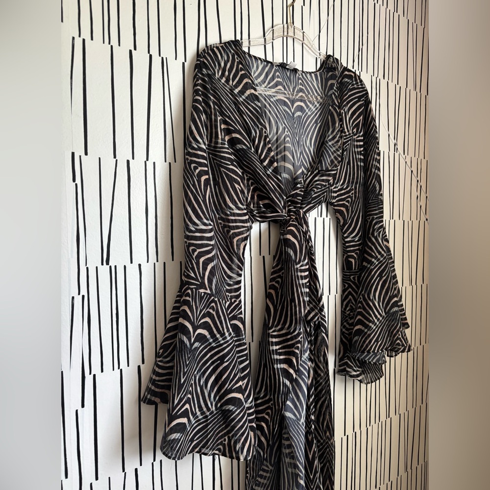 Andrea Iyamah Black and Cream Patterned Colten Robe